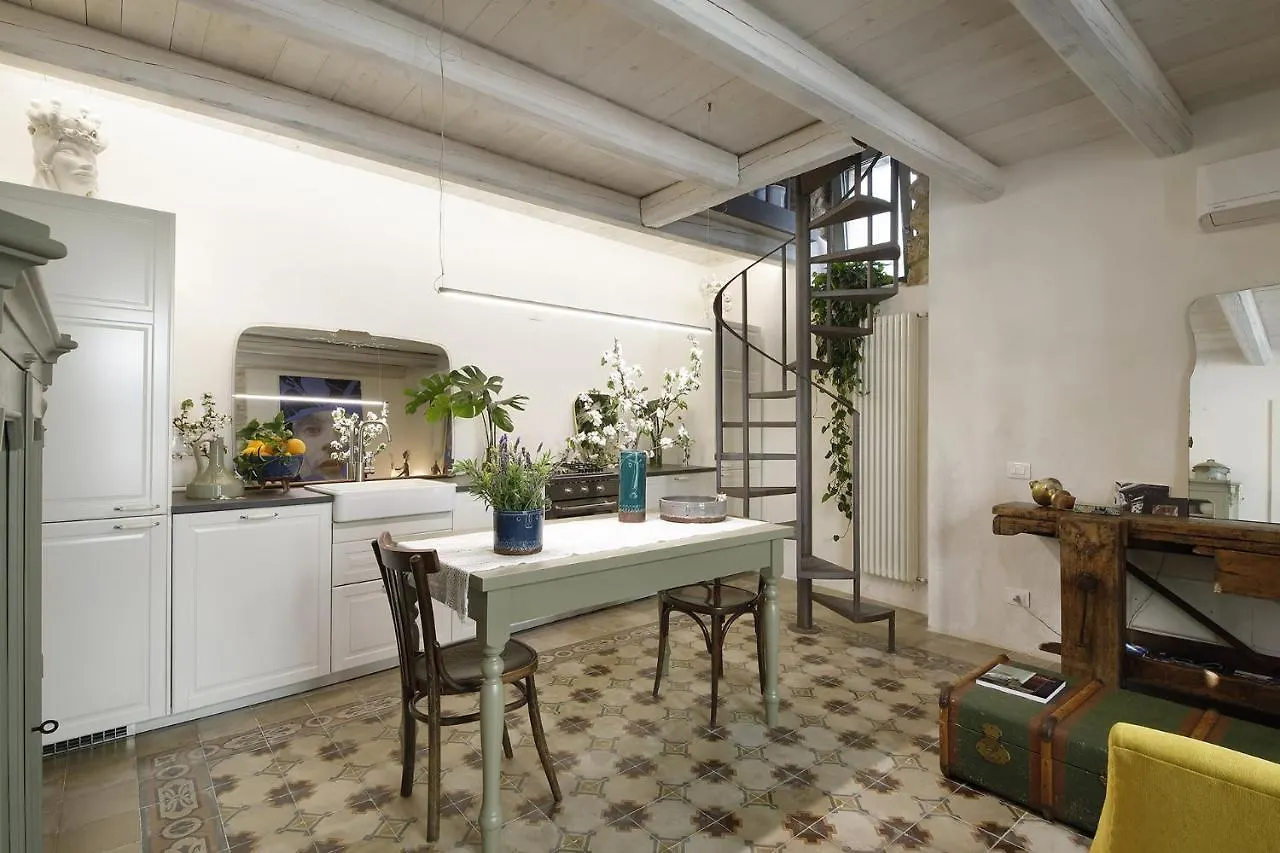 Nicotera Apartment Noto 0*,  Italia
