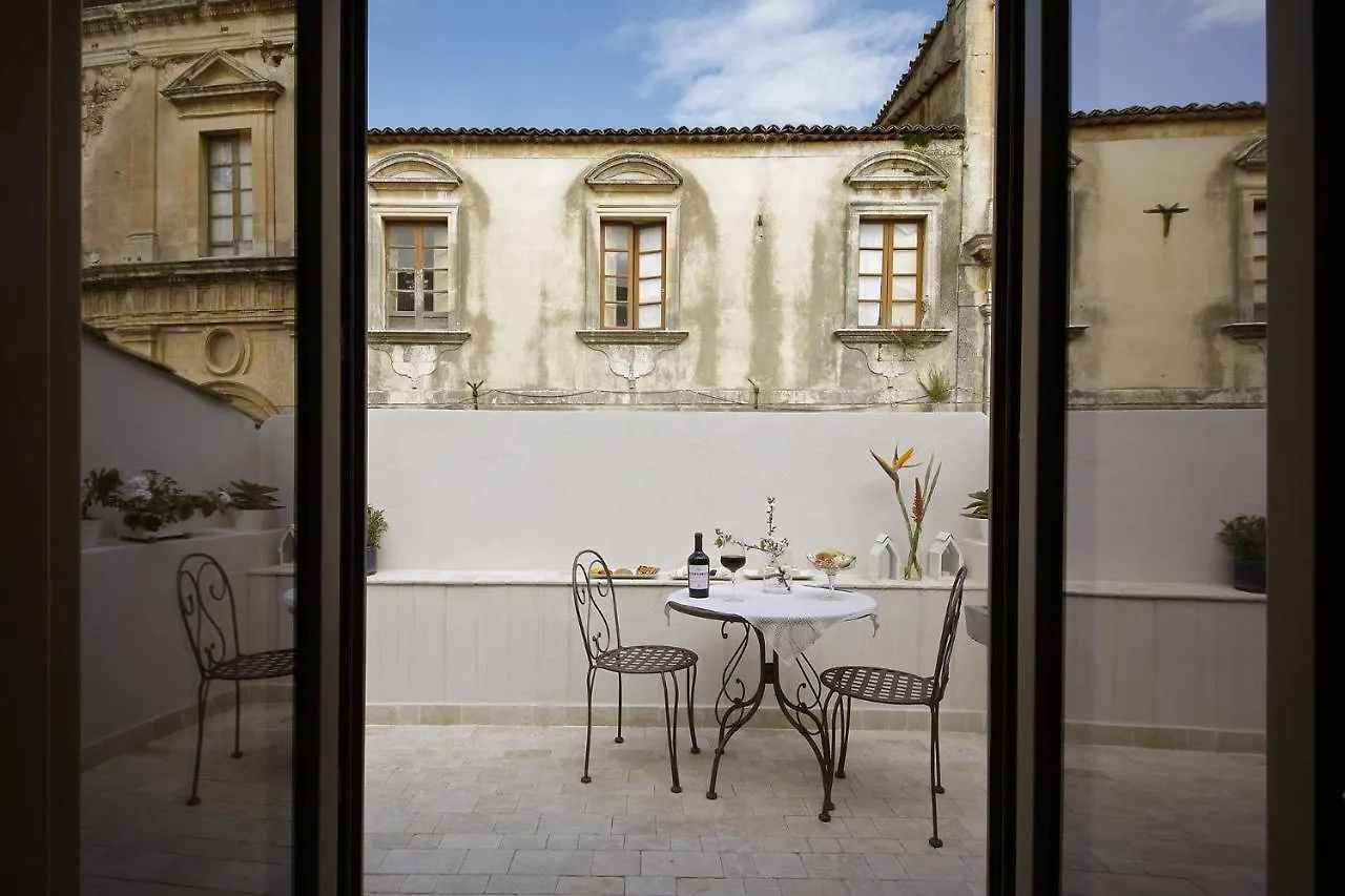 Nicotera Apartment Noto